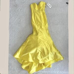NWT Blush Women’s Yellow Satin Strapless Mermaid Evening Gown Dress size 4